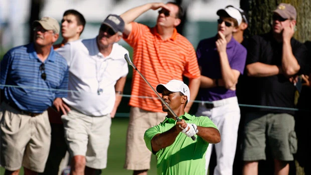 Tiger Woods struggles again with 75