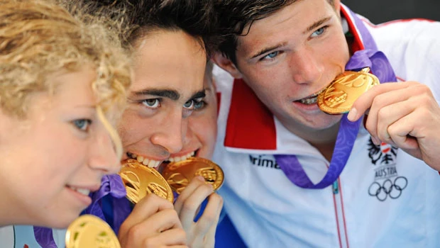 Europe ekes out Youth Olympics team triathlon gold