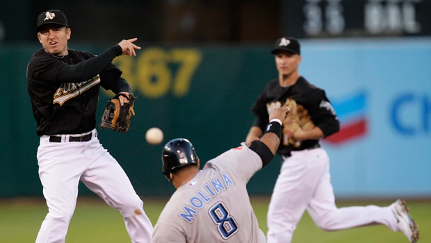 Marcum, Bautista lead Jays past A’s