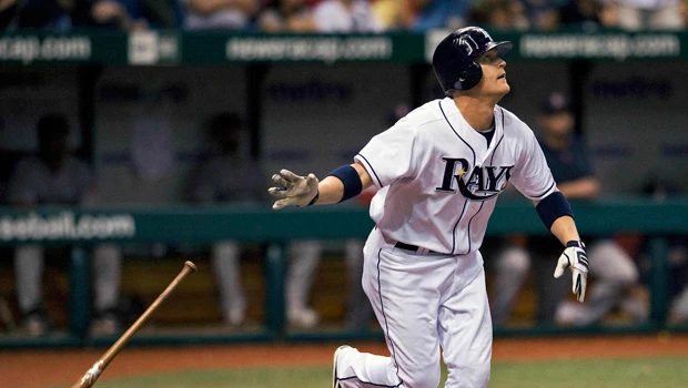 Johnson homer in 10th stuns Red Sox, gives Rays 3-2 win