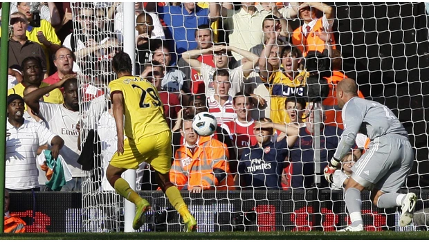Reina blunder hands Arsenal 1-1 draw at Liverpool