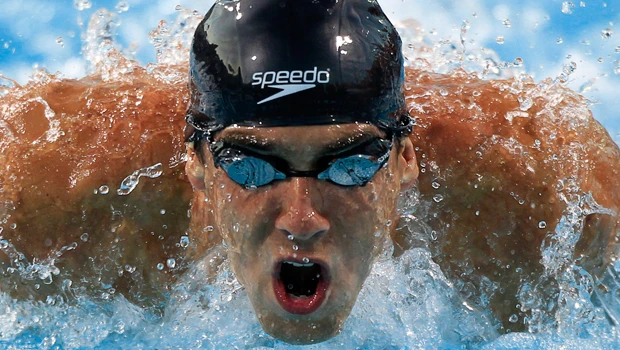 Phelps wins, Peirsol upset in US nationals