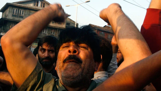 Fresh protests against Indian rule in Kashmir