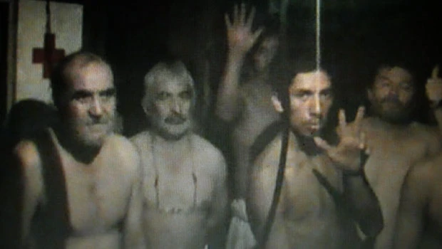 Chile miners must move tons of rocks in own rescue