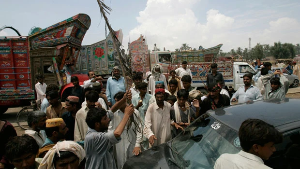 Pakistan flood victims protest slow aid