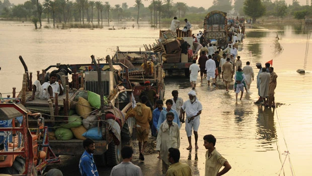 Pakistan to accept Indian aid only through UN