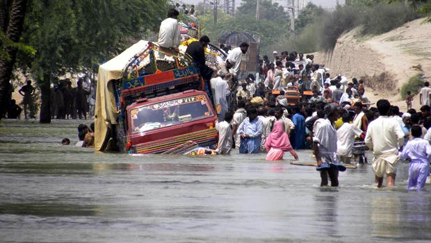 Pakistan finally accepts Indian aid for flood victims