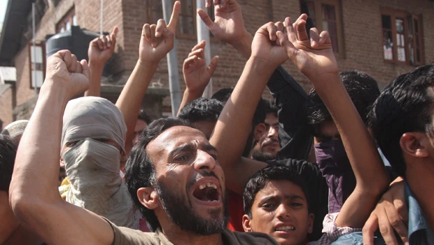 Protests spread in Kashmir