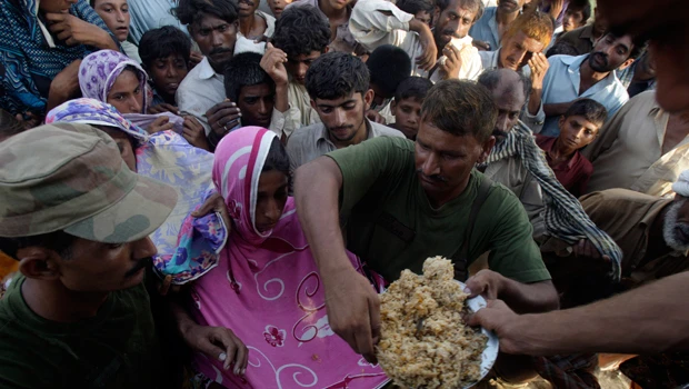 Ramadan or not, hunger hits Pakistan flood victims