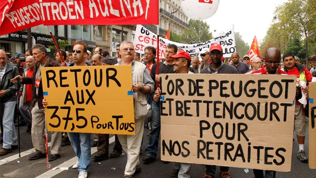 Commuters walloped by strikes in France, London