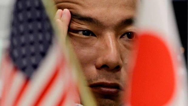 Yen at 15-year highs, gold hits record