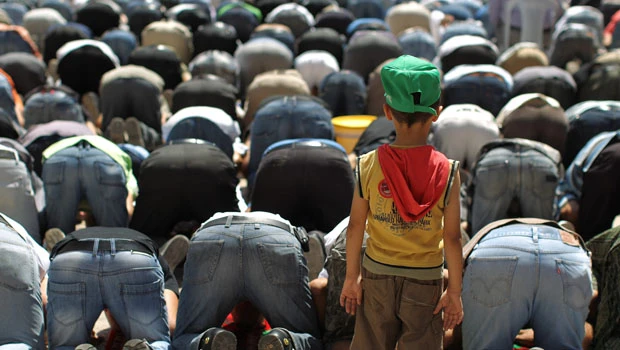 250,000 attend Al-Aqsa prayers