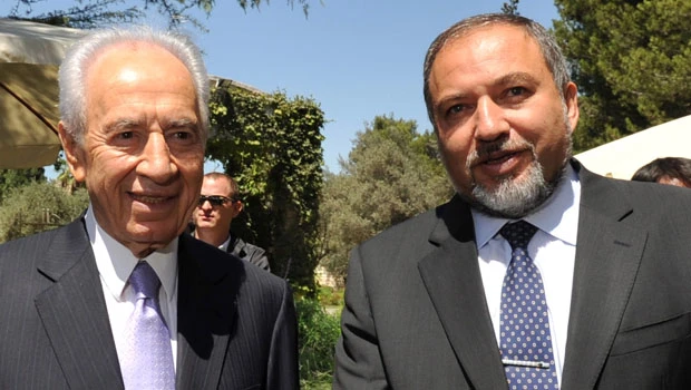 Israeli FM hardens stance on settlements