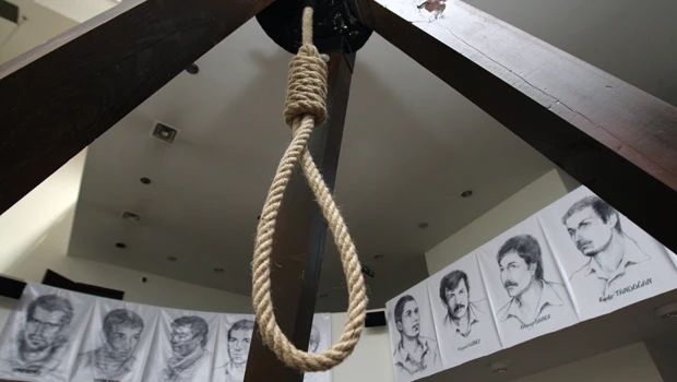 Torture tools displayed ahead of Turkey referendum