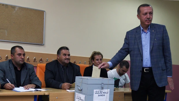 Turks for curbs on army, judiciary