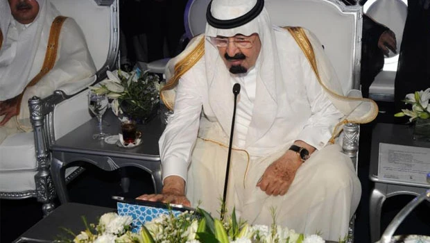 King opens Zamzam water project in Makkah