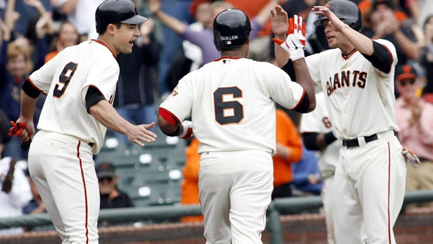 Giants win, regain first place in NL West