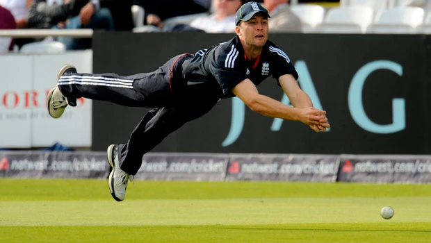 Pakistan totals 265-7 against England in 4th ODI