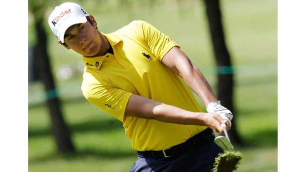 Manassero shoots sparkling 64 to lead Euro Masters