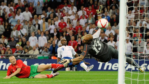 New coach, same result for France; Spain shines
