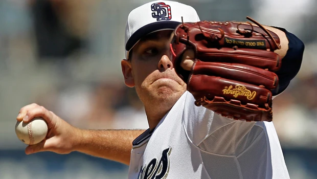Padres beat Giants, pull clear in NL West