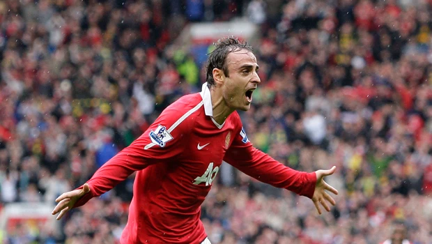 Berbatov treble gives United 3-2 win over Liverpool