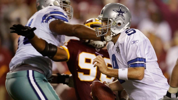 Redskins give coach Shanahan winning debut