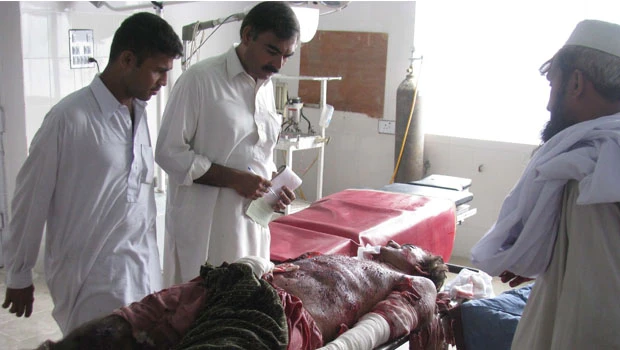 Suicide attack in NW Pakistan kills 17 people