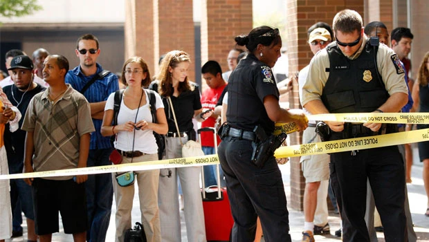 Police kill gunman who held 3 at Discovery Channel