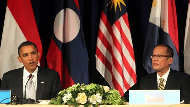 US sorry for inverted Philippine flag