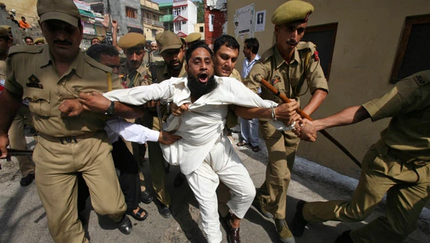 Army steps in Kashmir; 3 more killed in police firing
