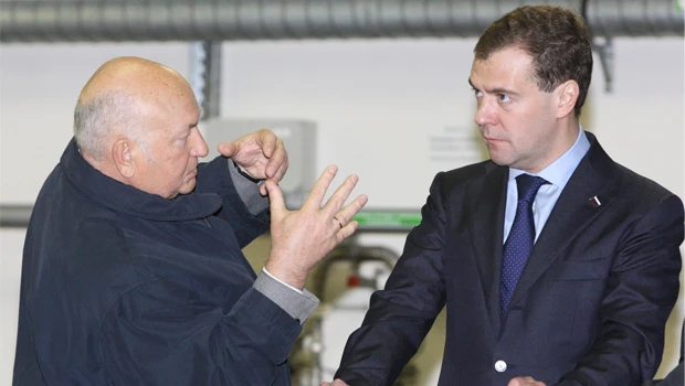 Russian president fires defiant Moscow mayor
