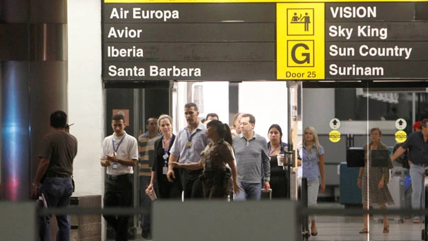 Police question scientist in Miami airport scare