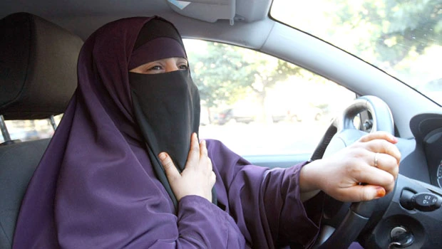 French Senate passes ban on wearing of niqab in public
