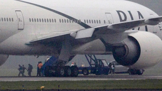 Bomb scare diverts plane; may have been a hoax