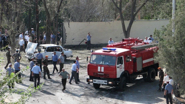 Suicide blast kills Tajik policeman, wounds 25