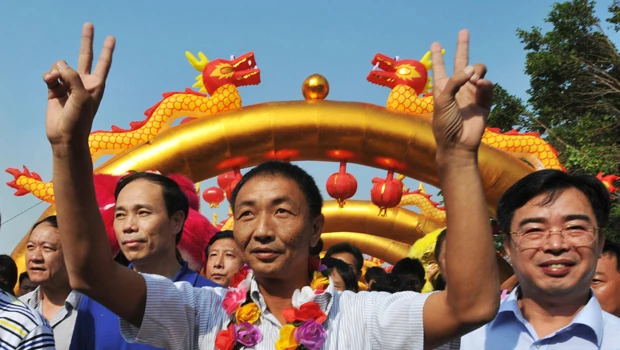 Japan, China test each other's diplomatic resolve