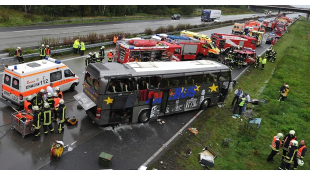 German police: 12 dead in crash of Polish bus