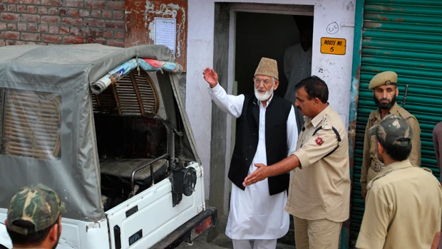Top Kashmiri rebel leader behind bars