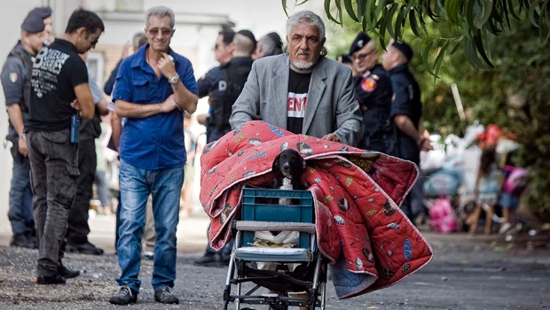 EU Parliament criticizes France on Roma treatment