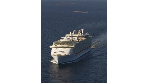World’s largest cruise liner set sail for Florida