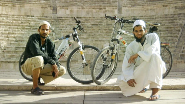 Two South Africans pedal their way to Haj