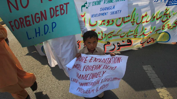 Pakistan told to mobilize its own resources