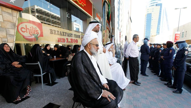 Bahrain tries 27 'plotters'