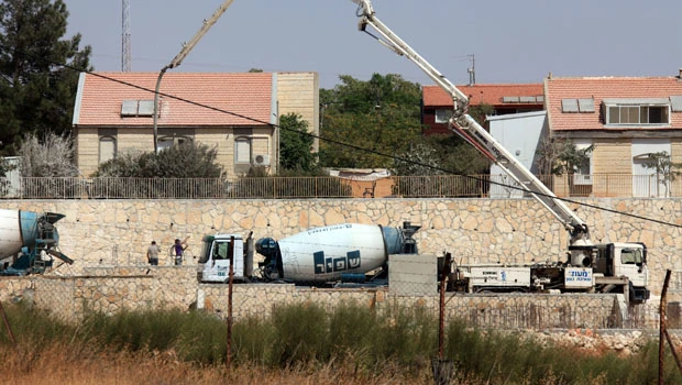 No talks until Israel halts settlements, PLO says