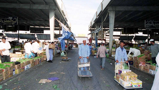Tomato prices shoot up on dwindling imports