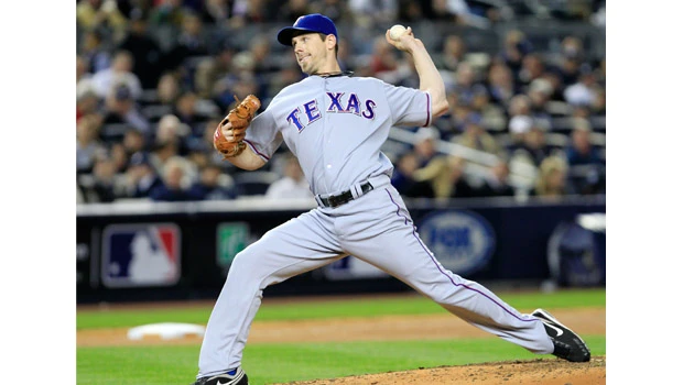 Lee fans 13 as Rangers seize 2-1 series lead