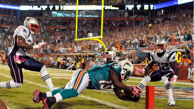 Patriots run roughshod over Dolphins 41-14