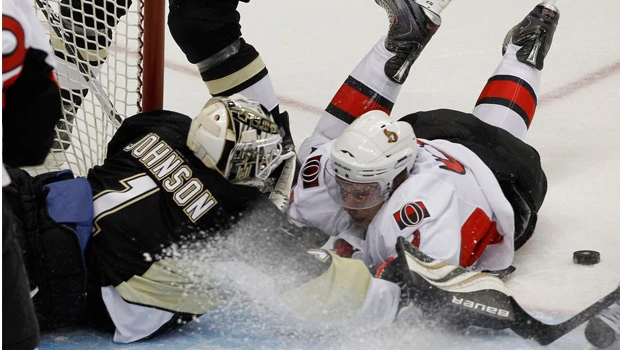 Hossa, Sharp give Blackhawks 3-2 win over Blues