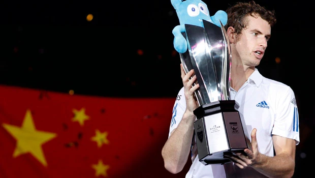 Murray thrashes Federer to win Shanghai title